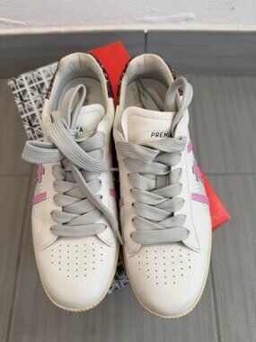 Women's White & Pink Leather Low-Top Sneakers